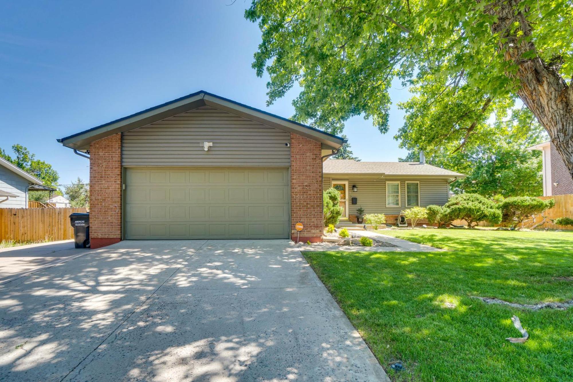 Centennial Home With Covered Patio And Fire Pit! Eksteriør billede